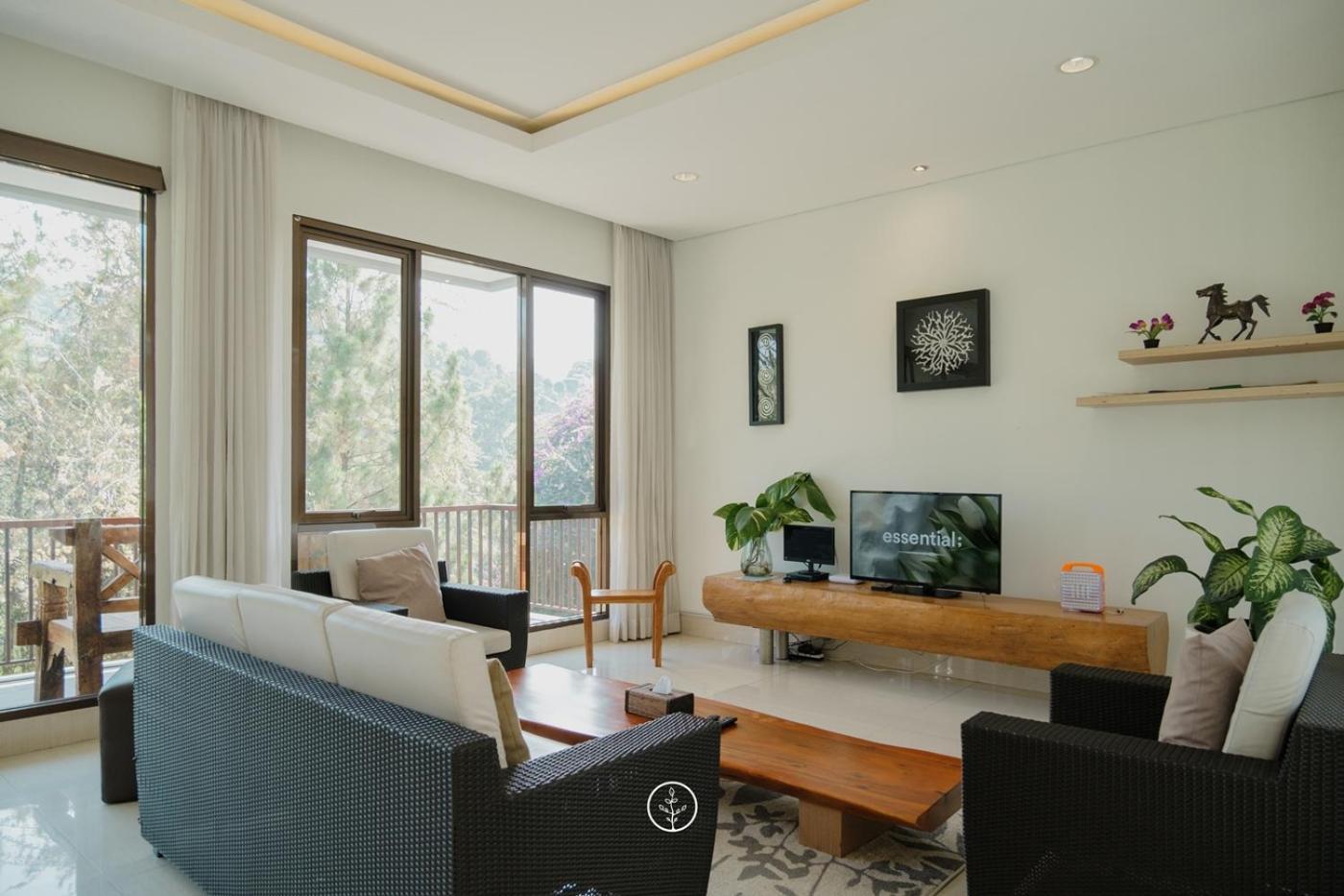 Hikari Hill View Villa 7 Bedrooms With A Private Swimming Pool And Billiard Bandung Exterior photo