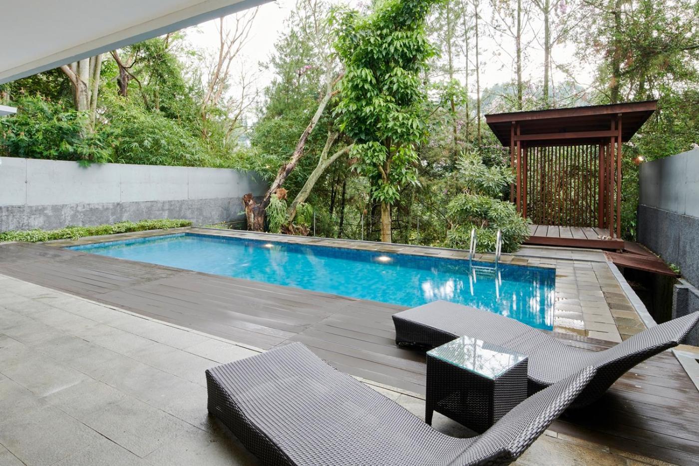 Hikari Hill View Villa 7 Bedrooms With A Private Swimming Pool And Billiard Bandung Exterior photo
