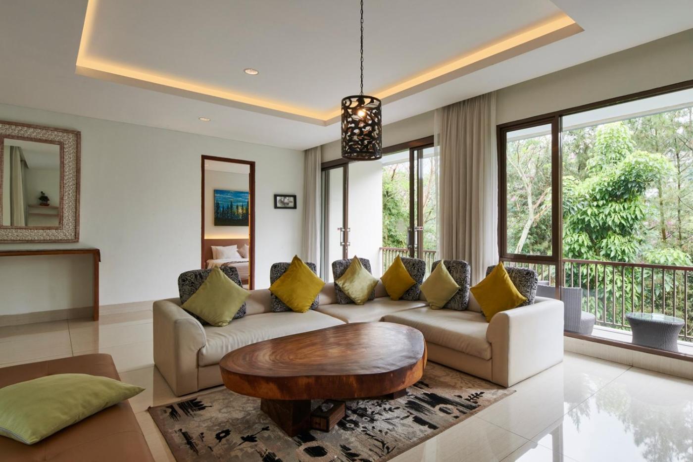 Hikari Hill View Villa 7 Bedrooms With A Private Swimming Pool And Billiard Bandung Exterior photo
