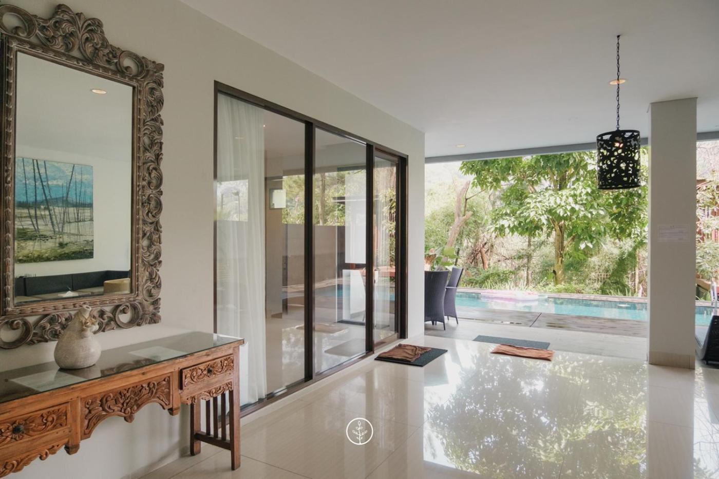 Hikari Hill View Villa 7 Bedrooms With A Private Swimming Pool And Billiard Bandung Exterior photo